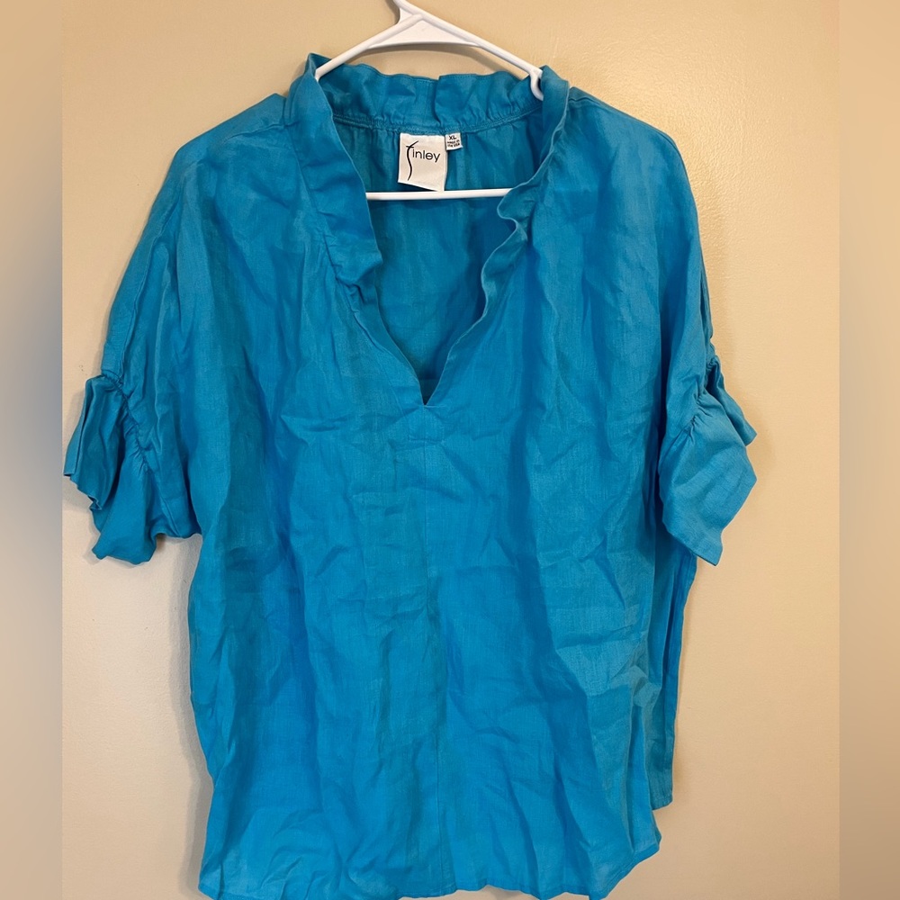 Finley women’s top XL